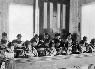 10 adevăruri terifiante despre școlile rezidențiale canadiene