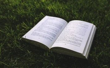 10 beneficii ale lecturii care îți vor schimba viața
