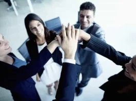 10 cărți esențiale pentru construirea de relații de toate tipurile