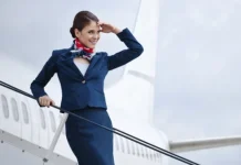 10 cele mai atractive stewardese ale companiilor aeriene din lume