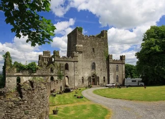 10 cele mai bântuite castele din Irlanda