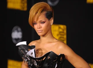 10 celebrități feminine care au legănat părul scurt!