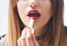 10 produse de frumusețe pentru femei inventate de bărbați