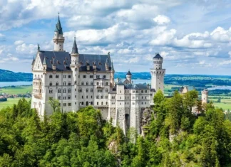 15 inspirații din viața reală din spatele site-urilor și arhitecturilor Disney