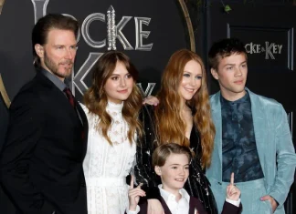 17 citate Locke & Key care te atrag în mister