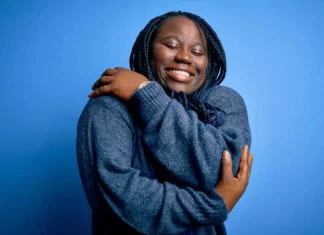 225 de citate „Iubește-te pe tine însuți” care te celebrează – Ești demn