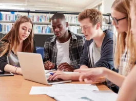 3 obiceiuri cheie de studiu pentru ca studenții să aibă succes