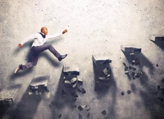 4 pași care te vor ajuta să treci peste nenorocire