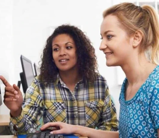 5 lucruri de luat în considerare înainte de a angaja un tutor online