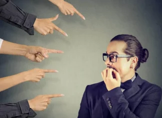 5 moduri de a depăși teama de a fi judecat