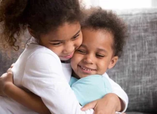 50 de citate frate și soră care sărbătoresc legături de neîntrerupt