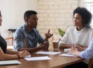 50 de citate în care nimeni nu ai încredere despre formarea propriei opinii