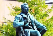 50 de citate Robert Heilbroner despre istorie economică și filozofie