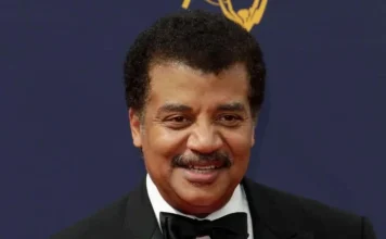 60 de citate Neil Degrasse Tyson despre viața fără sfârșit