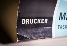 60 de citate Peter Drucker care definesc managementul și leadershipul