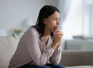 60 de citate PTSD care să vă amintească cât de puternic ești