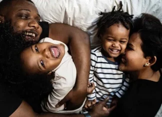 7 moduri de a-ți trata familia și prietenii cu mai multă iubire necondiționată