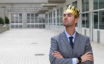 70 de citate arogante pentru o atitudine pompoasă