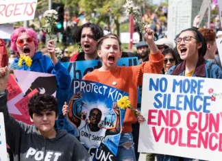 70 de citate despre violență cu arme și proverbe de control pentru a opri, a pune capăt și a informa