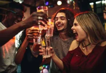 80 de citate despre alcool despre băutură, petrecere și distracție