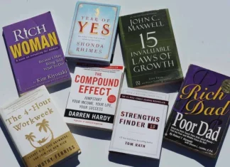 Cele mai bune 25 cărți de dezvoltare personală pentru ajutor și încredere