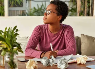 Cum să devii mai bun la gândirea critică | Dezvoltați și dezvoltăți abilități