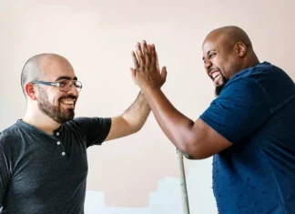 Cum să fii pozitiv și fericit | Deveniți o persoană mai fericită