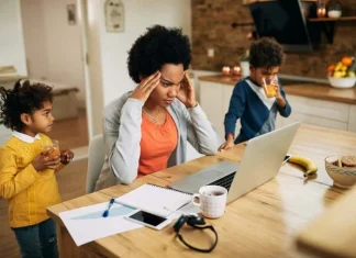 Cum să gestionați aceste 5 distrageri de la locul de muncă la domiciliu ca un șef