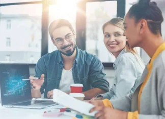 Cum să stabiliți limite personale la locul de muncă