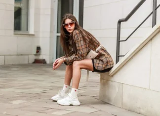 Descoperirea ținutelor care iubesc tenișii