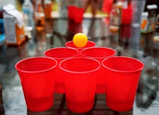 Jocuri alcoolice (și non-alcoolice) de jucat la petreceri