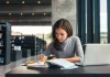 Licență online: 20 de școli pentru a-ți obține diploma