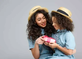 Mama dor? Arată-i dragostea ta cu aceste cadouri unice de Ziua Mamei