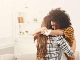 Nu le mai spune oamenilor că timpul vindecă toate rănile