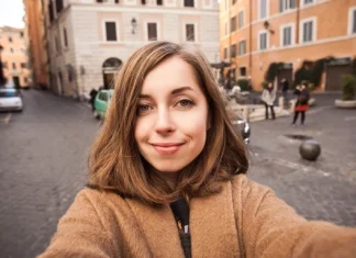 Selfie-ul perfect: 7 trucuri pentru a deveni fotogenic