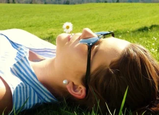 Ținute de primăvară: noi tendințe în modă pentru femei