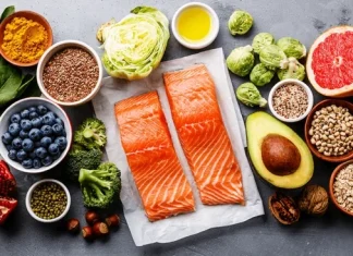 Top 10 alimente puternice de detoxifiere pe care ar trebui să începi să le mănânci