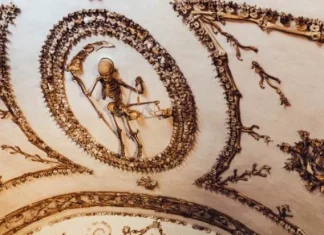 Top 10 cele mai înfiorătoare cimitire și cimitire din lume