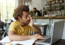 Tulburarea de anxietate la colegiu: simptome și pericole