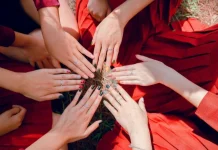 Unghii decorate: tendințe și cele mai tari culori