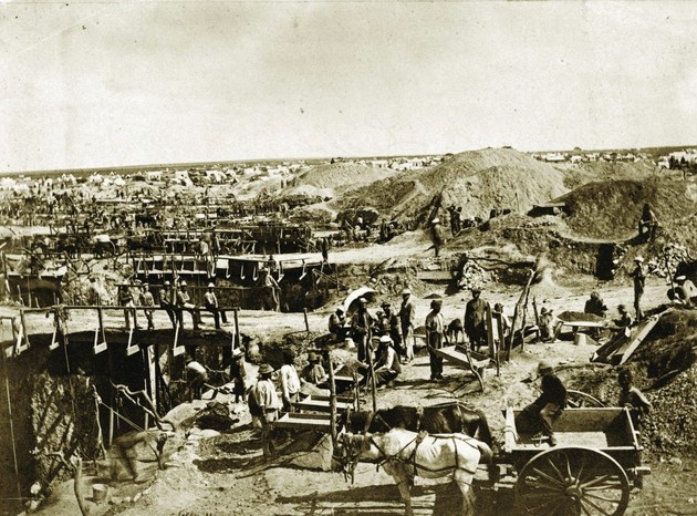 Minele ca aceasta din Kimberley, Africa de Sud, ofereau una dintre cele mai apreciate resurse de pe continent: diamantele.