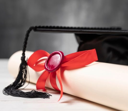 Felicitari pentru absolventi – ce sa scrii pentru a le face ziua memorabila