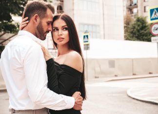 Cum ajunge o întâlnire cu escortă să înlocuiască nevoia de relație